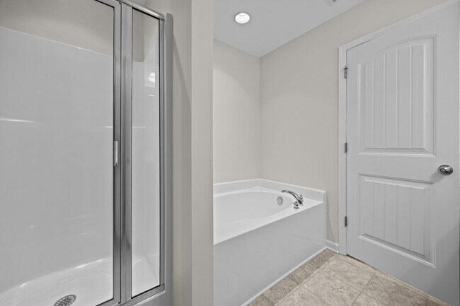 Building Photo - Fantastic 3 Bedroom End-unit Townhome with...