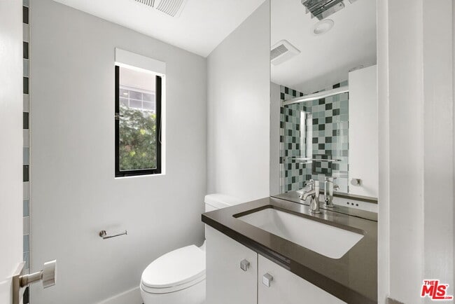 Building Photo - 11367 Elderwood St