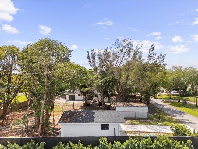 Building Photo - 14171 SW 37th Ct