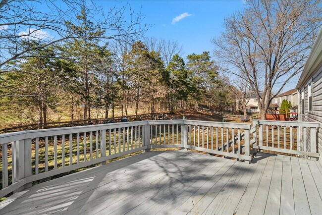 Building Photo - Available Now – Renovated 5BR / 3BA Home in Quiet Sterling Cul-de-Sac