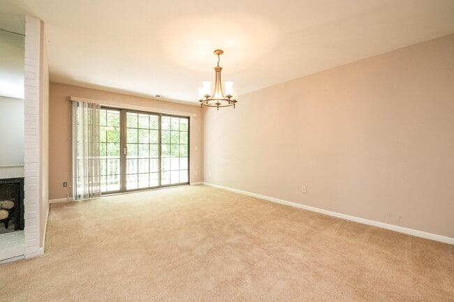 Building Photo - 6979 Pebble Creek Woods Dr