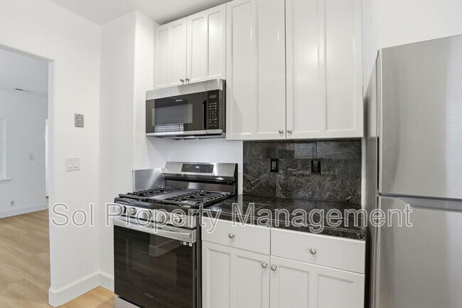 Building Photo - 2625 Howe St