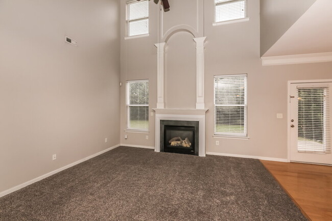 Building Photo - 544 Wrayhill Dr