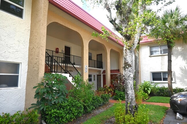 Building Photo - 198 Lake Evelyn Dr