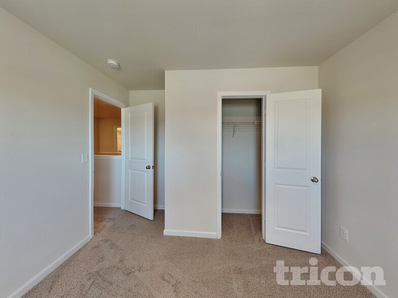 Building Photo - 1100 Amadas Dr