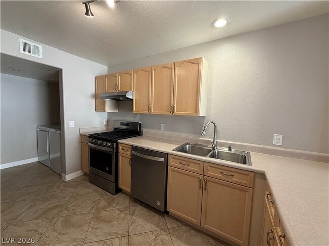 Building Photo - 9655 Silver City Dr