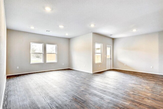 Building Photo - 5905 Brocade Dr