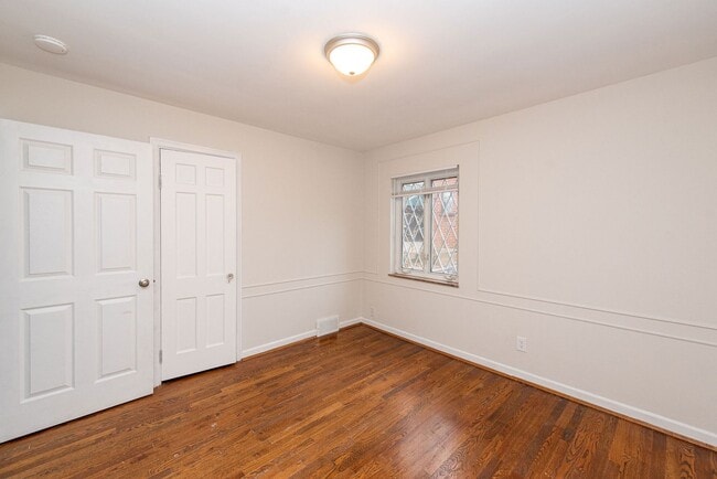 Building Photo - WESTWOOD - Freshly Updated & Move-In Ready! 4 bed 2.5 bath home