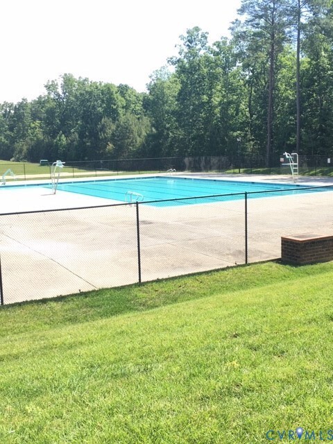 Building Photo - 2076 Forest Cir