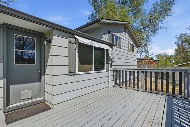 Building Photo - $2,040.95, 3-bed, 2-bathroom located in Colorado Springs with a large backyard