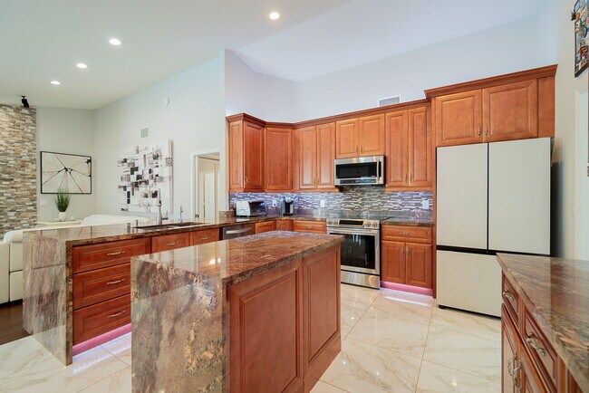 Building Photo - 13660 Folkestone Ct