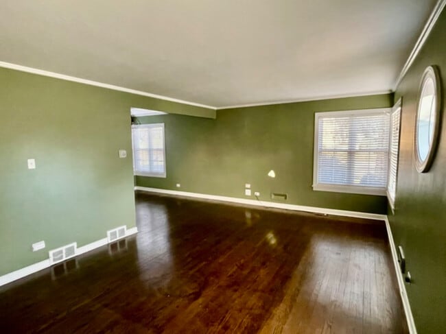 Building Photo - 3701 W North Shore Ave