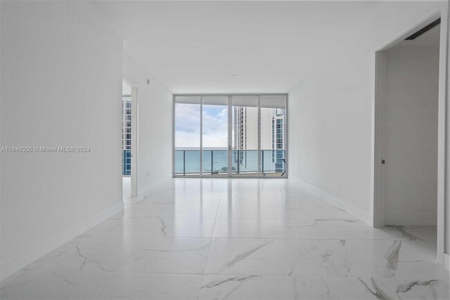 Building Photo - 17550 Collins Ave