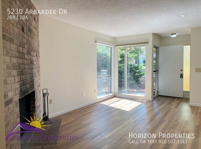 Building Photo - Open 2 Bed 2 Bath 1,030 Sq. Ft. Fair Oaks ...