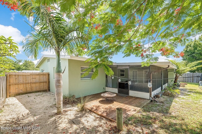 Building Photo - 250 Carib Dr