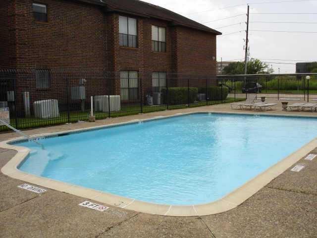 Building Photo - 3150 Walnut Bend Ln