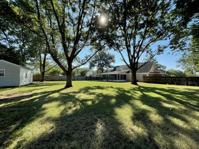 Building Photo - 102 S Gala Ct