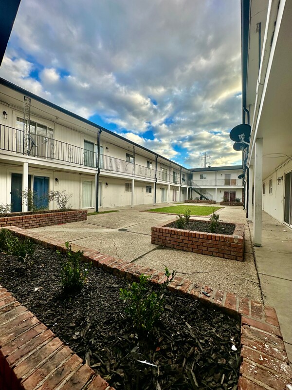 Building Photo - 3262 Wyoming St