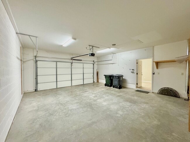 Building Photo - Beaver Creek 3 Bedroom/2 Bathroom Condo