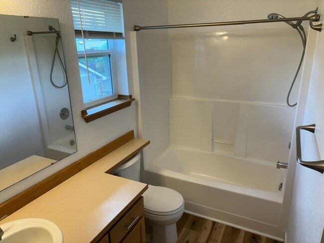 Building Photo - Beautiful 3 Bedroom Lacey House for Rent!