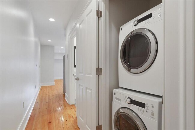 Building Photo - 1005 Decatur St