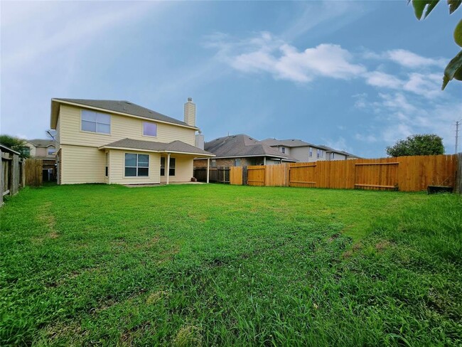 Building Photo - 26435 Richwood Oaks Dr