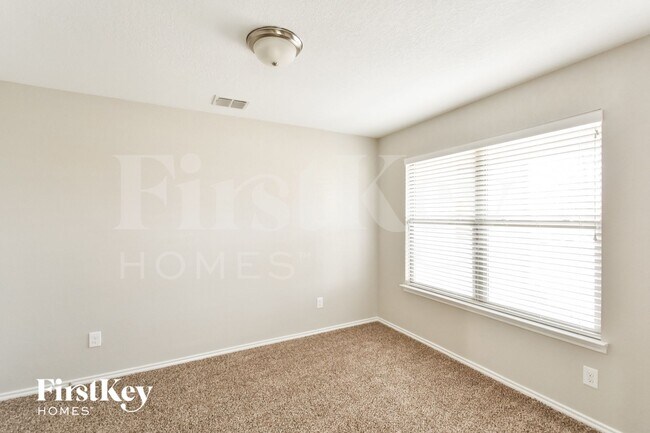 Building Photo - 9031 Canter Horse