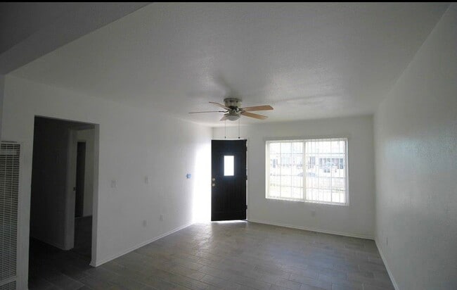 Building Photo - 1625 Sunrise Rd