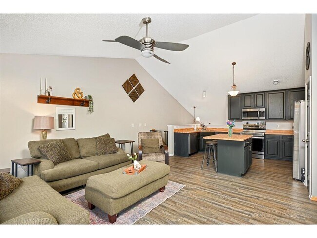 Building Photo - 7737 Elm Grove Ave