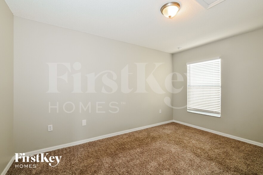 Building Photo - 637 Sunway Ln