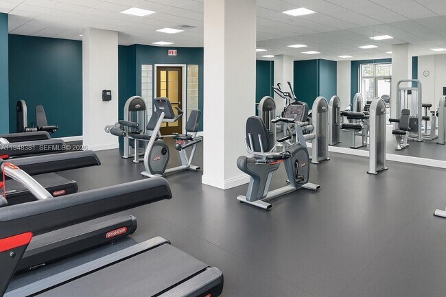 Building Photo - 4001 S Ocean Dr