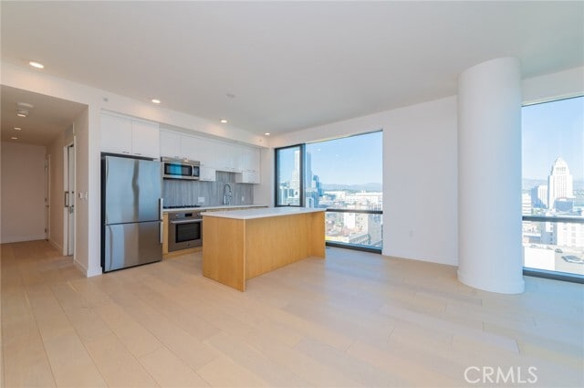 Building Photo - 400 S Broadway