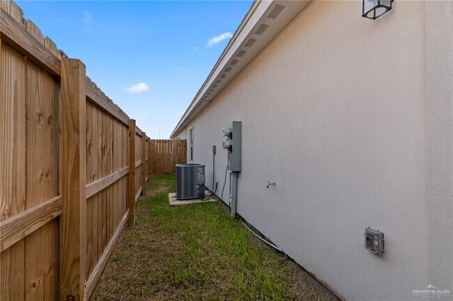 Building Photo - 3099 Briggs Rd