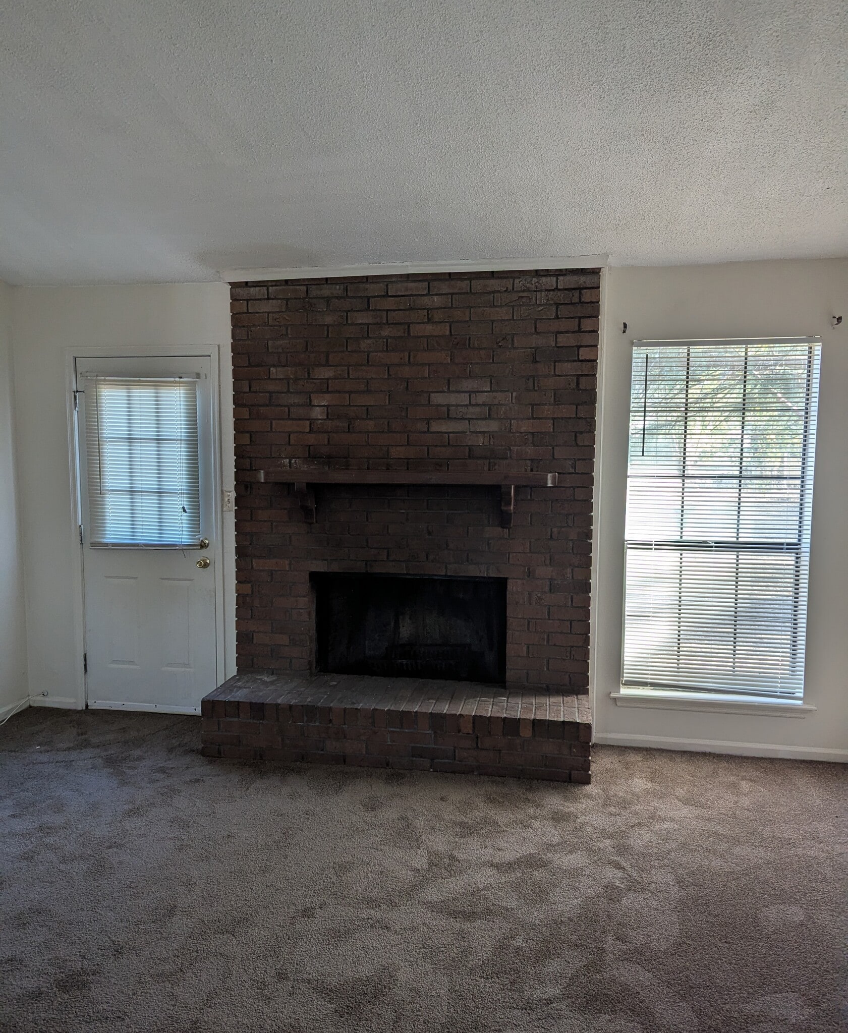 Building Photo - 608 Aztec Ln