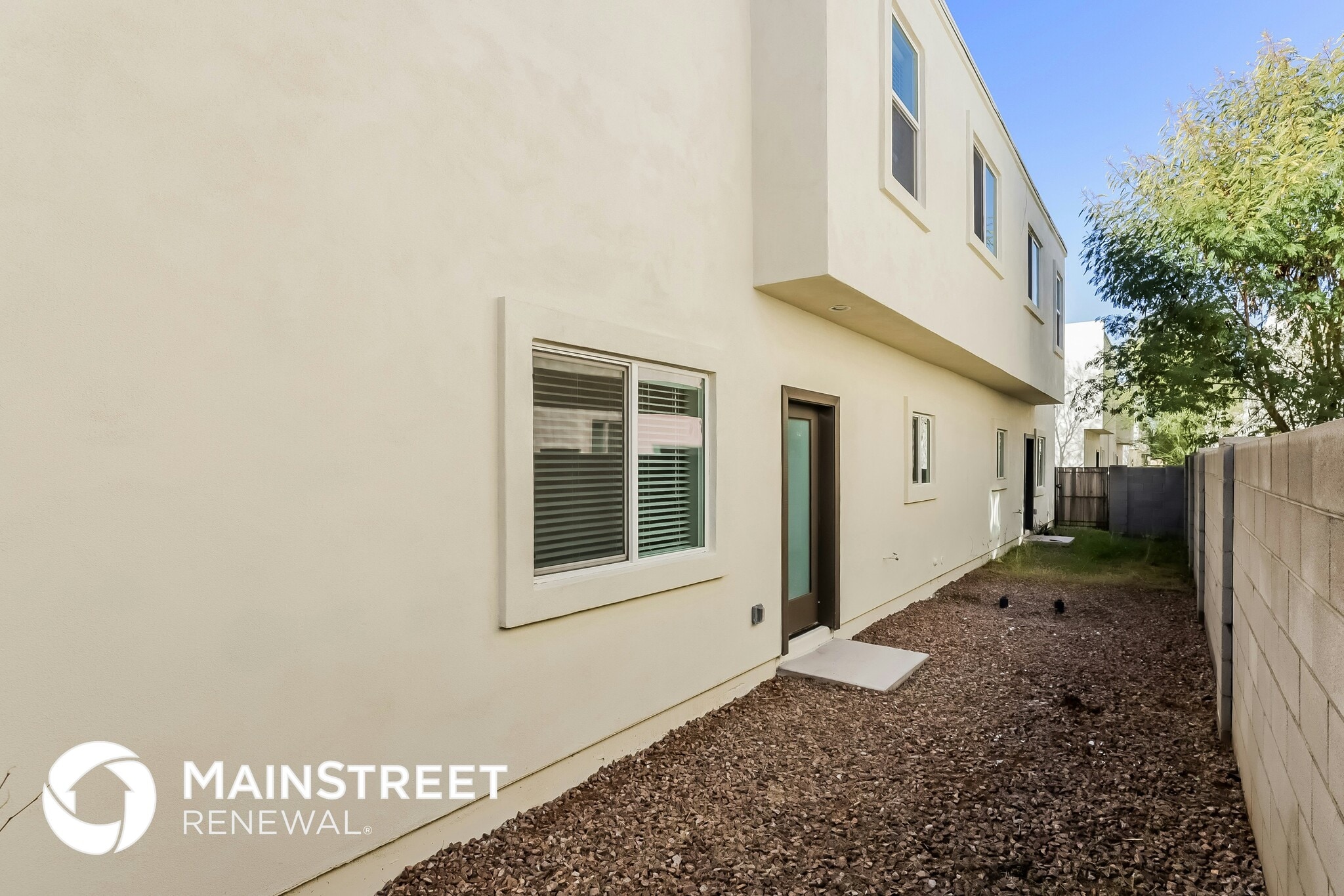 Building Photo - 2000 N 36th St