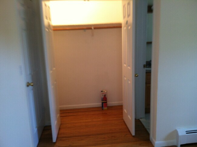 Building Photo - 134 Commercial Ave