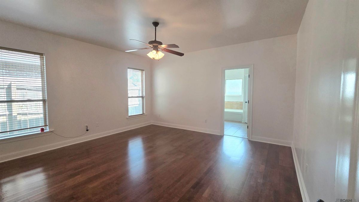 Building Photo - 10028 Savannah Jane Ln