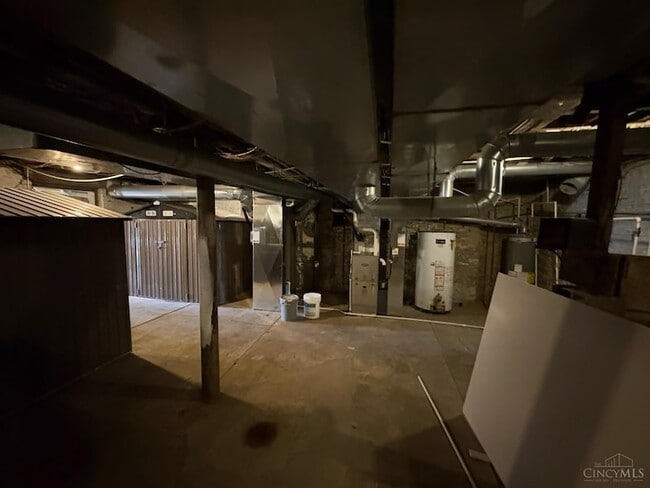 Building Photo - 2218 Highland Ave