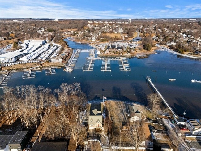 Building Photo - 30R Harbor St