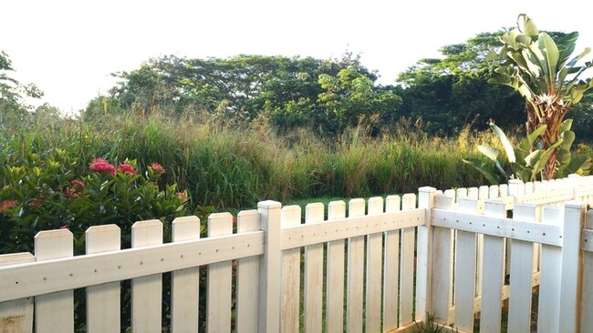 Building Photo - Comfortable Townhouse in Gated Mililani Co...