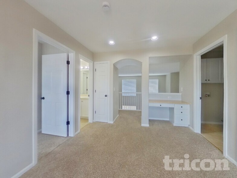 Building Photo - 10773 Southhaven Cir