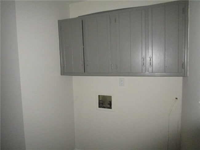 Building Photo - 3730 Newport Dr