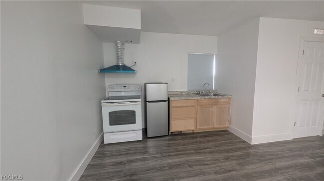 Building Photo - 660 S Missouri St