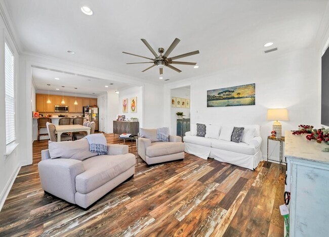 Building Photo - 175 Christian Dr