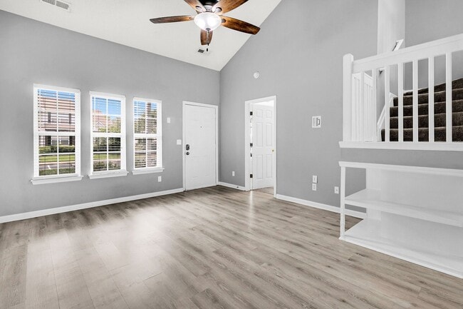 Building Photo - Beautiful Clements Ferry Townhome!