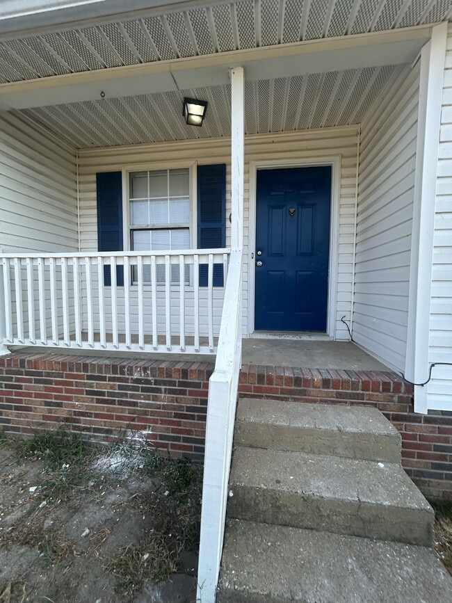 Building Photo - 2070 Carneal Ln