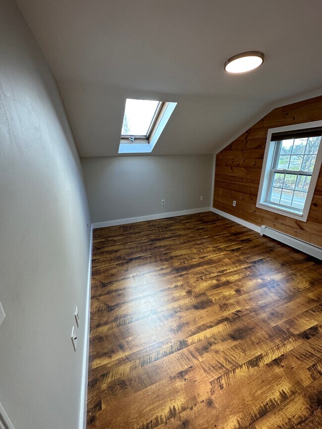 Front upstairs bedroom - 480 Newington Rd
