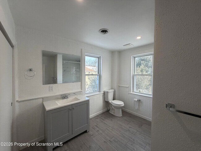 Building Photo - 101 Clarkson Ave