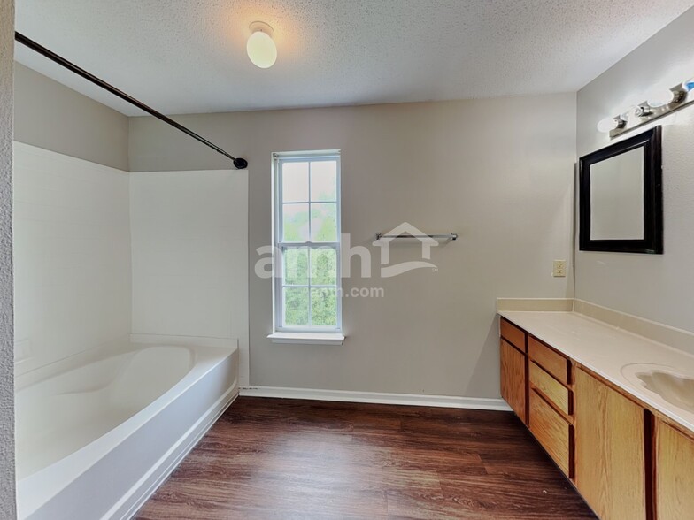 Building Photo - 10296 Kings Gap Way
