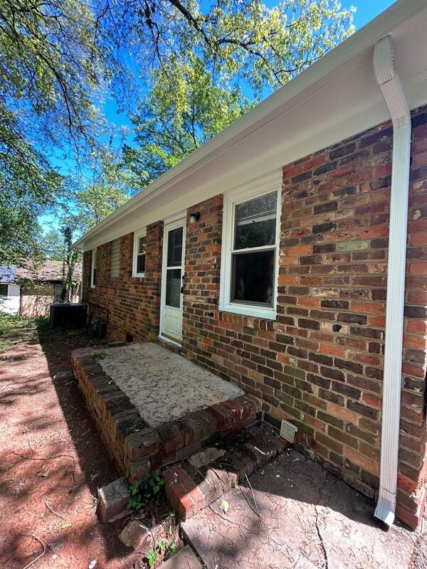 Building Photo - 717 Crater St